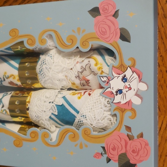 Disney Aristocats Set of 4 Napkins with rings. - Picture 8 of 9